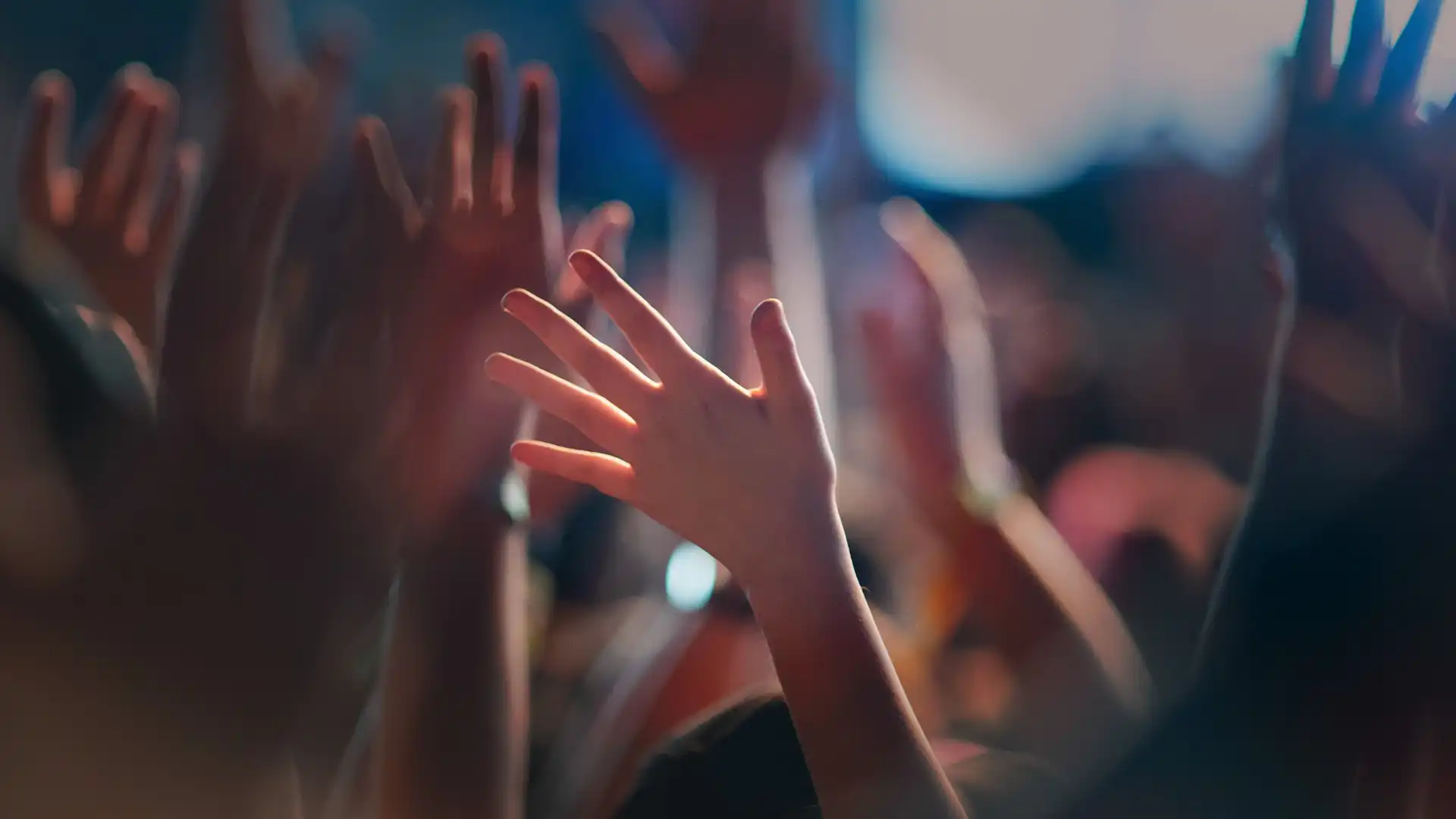 10 Tips for Introducing Little Ones to Corporate Worship